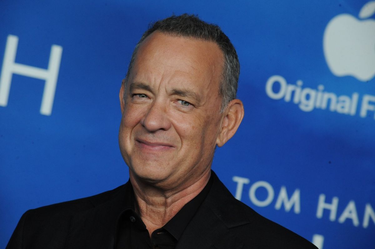 Tom Hanks reveló en el Late Show con Stephen Colbert cómo hace su coctel por el que le dijeron "loco". 