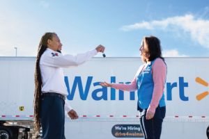 Walmart: cómo es el nuevo programa de conductores con el que ganarías hasta $110,000 en tu primer año