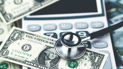 ahorrar-dinero-emergencia-medica