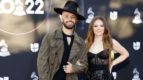 Jesse y Joy en la alfombra roja de la 23 entrega de Premios Latin Grammy 2022.