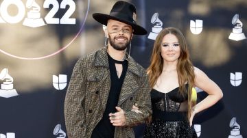 Jesse y Joy en la alfombra roja de la 23 entrega de Premios Latin Grammy 2022.