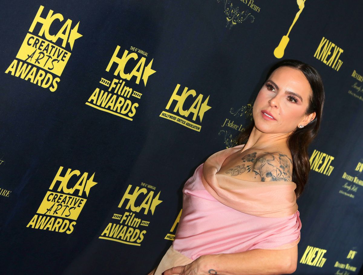 Kate del Castillo screamed after getting a scare in a restaurant and ended up dancing
