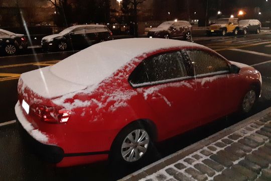 Primera "gran" tormenta invernal del año dejó cientos de vuelos cancelados y retrasos escolares en Nueva York y NJ: ¿cuánta nieve se acumuló?