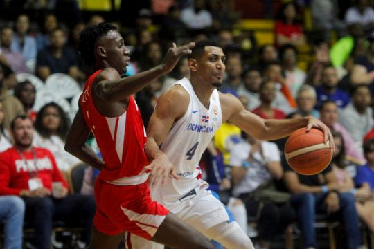 República Dominicana se impone a Panamá y mantiene vivo el sueño de clasificar al Mundial FIBA 2023
