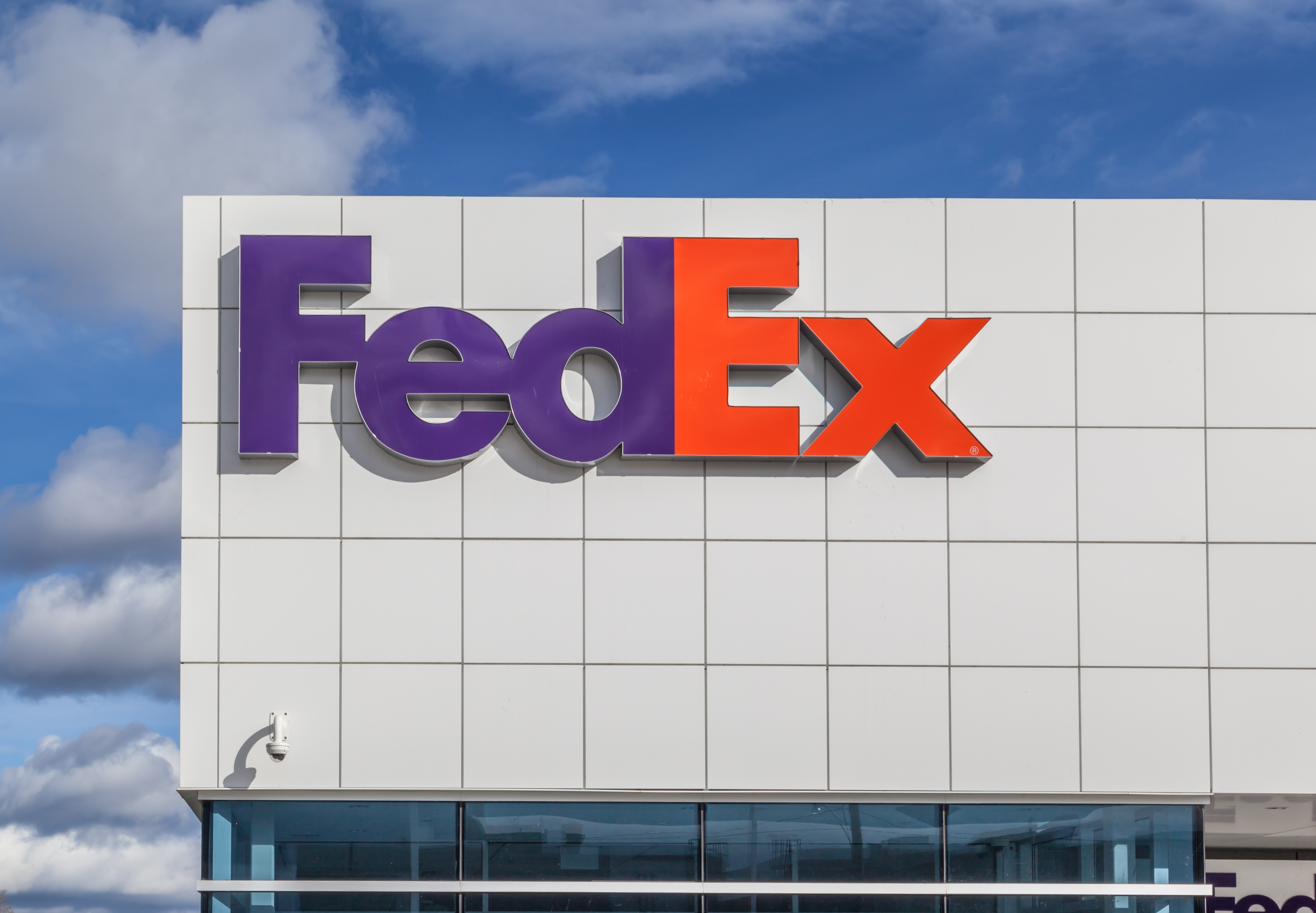FedEx recorta al 10% de sus managers en Estados Unidos
