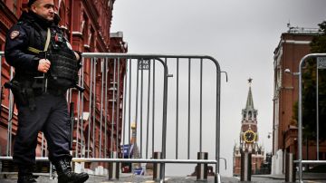 Alicia Day fue arrestada en la Plaza Roja de Moscú.