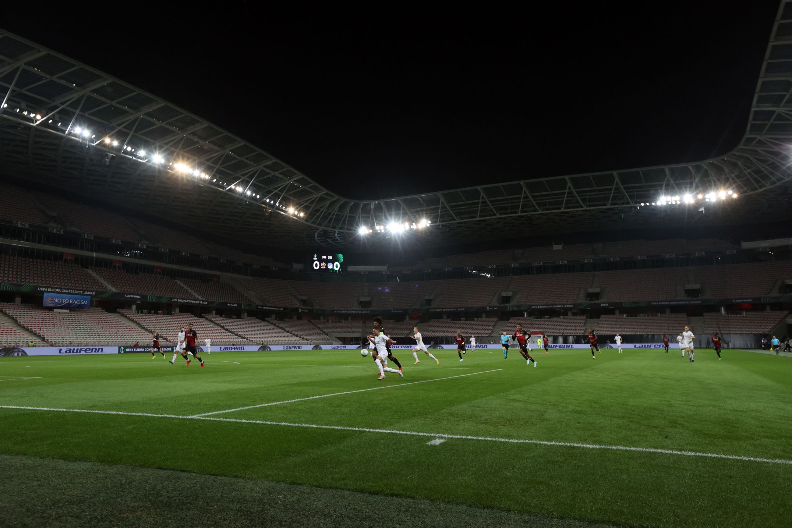 El Niza de Francia denuncia grabación de película pornográfica en su  estadio durante un partido contra el Lille - El Diario NY