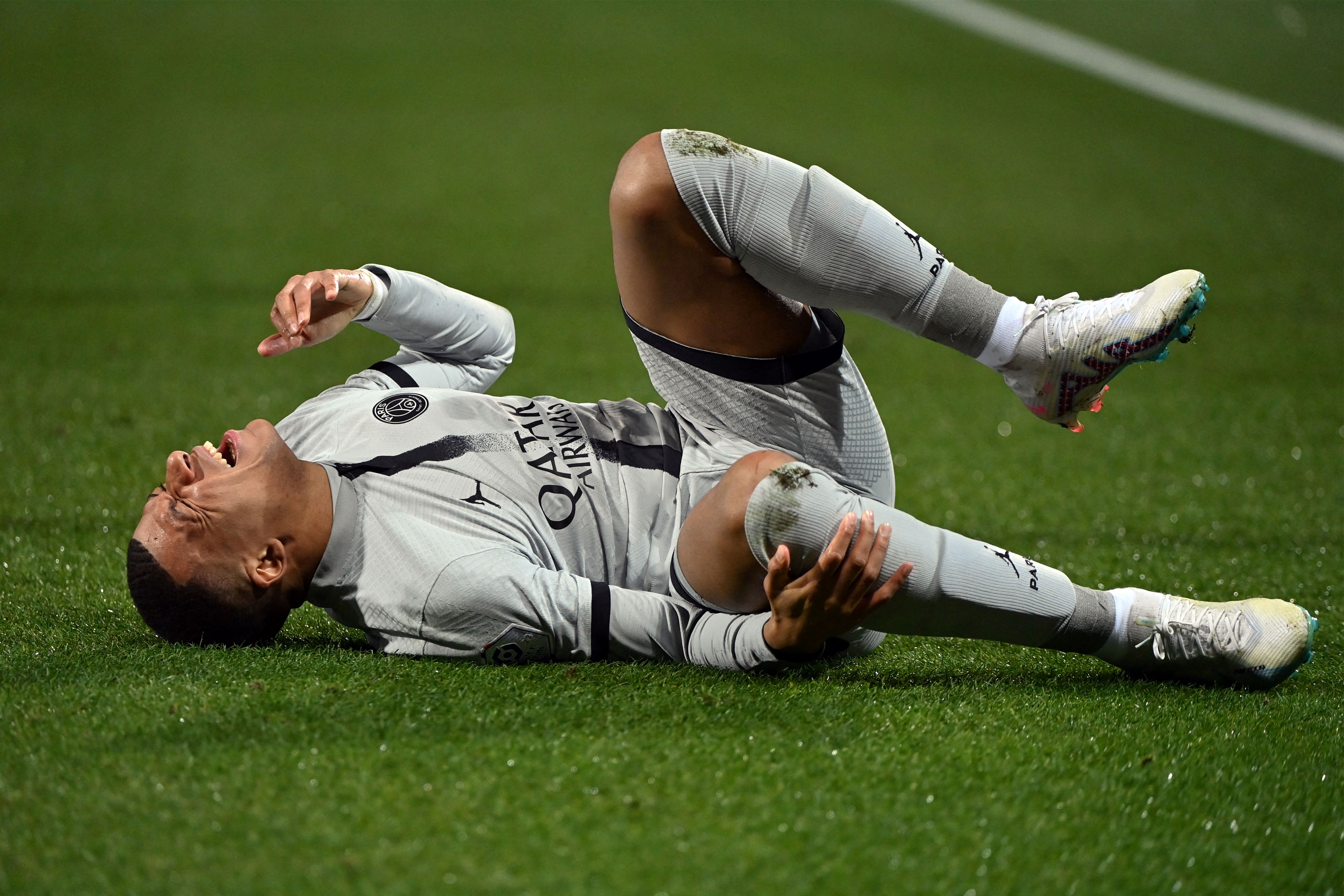 Se encienden las alarmas en el PSG tras la lesión de Kylian Mbappé