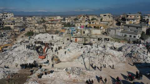 se han contabilizado 435 réplicas de menor intensidad en las zonas afectadas en las que trabajan más de 60,000 personas en tareas de rescate y desescombro.