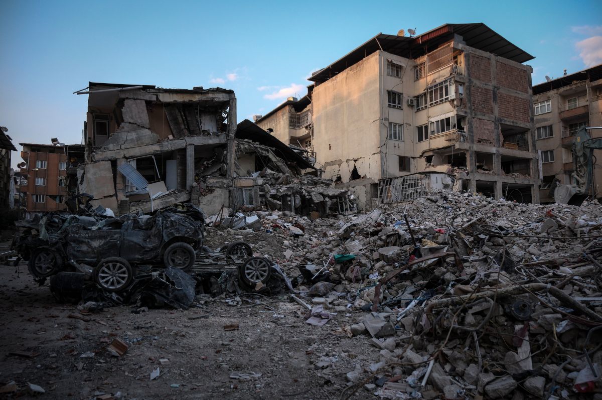 La réplica de magnitud 5.6 se produjo en el distrito de Yeşilyurt de Malatya.