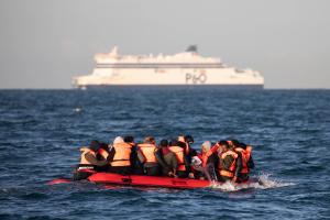 Naufragio en las costas de Italia dejan 60 inmigrantes fallecidos: En su mayoría mujeres y niños