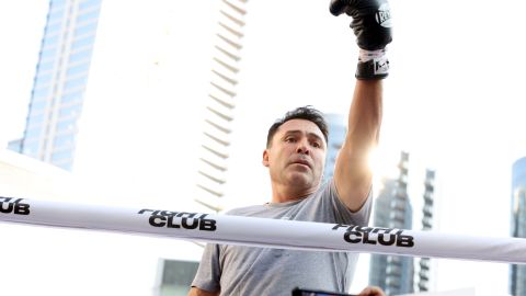 Boxing Legend "The Golden Boy" Oscar De La Hoya, Hosts Open To The Public Media Workout