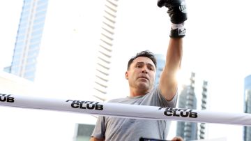 Boxing Legend "The Golden Boy" Oscar De La Hoya, Hosts Open To The Public Media Workout