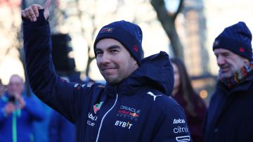Checo Pérez durante un evento de Red Bull Racing en diciembre.