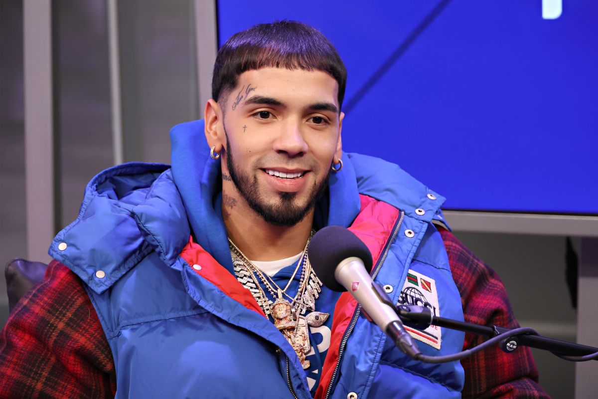 Yalin shows off his wedding ring: is he still with Anuel AA?