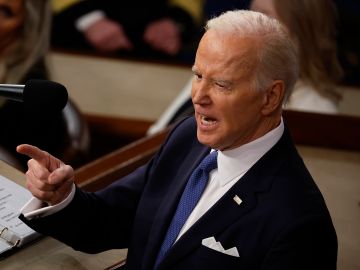 Joe Biden, pronuncia su discurso sobre el estado de la Unión durante una reunión conjunta del Congreso en la Cámara de Representantes.