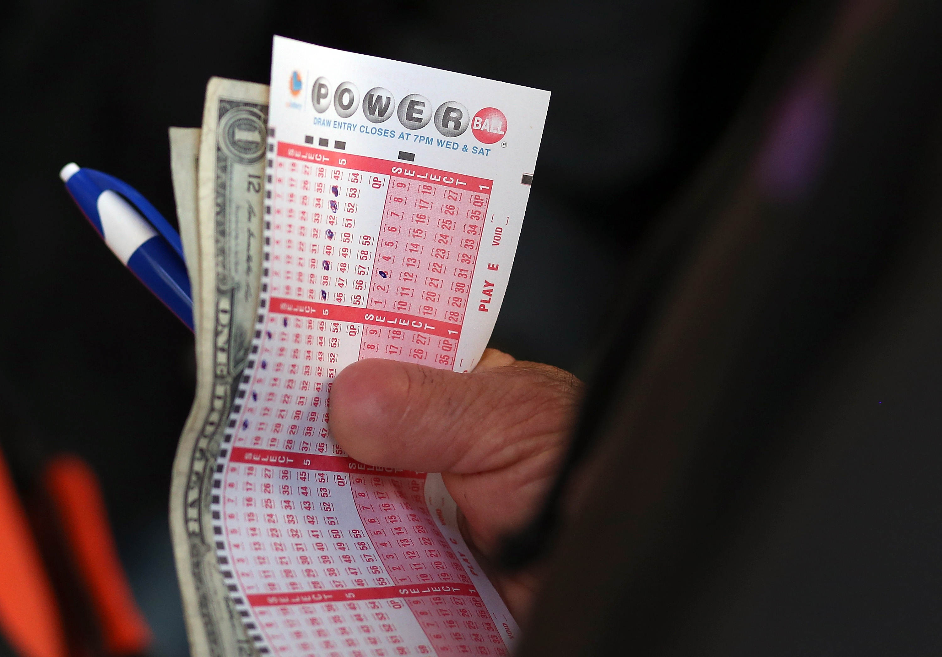 Un afortunado de California gana 1.000 millones de dólares en lotería  Powerball - Mediatiko