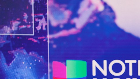 Maity Interiano presentadora de Noticiero Univision 'Edición Nocturna'.