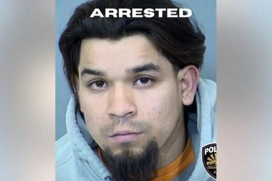 Arrestan e identifican a hispano que habría atropellado fatalmente a dos ciclistas y herido a otros 11 en Arizona