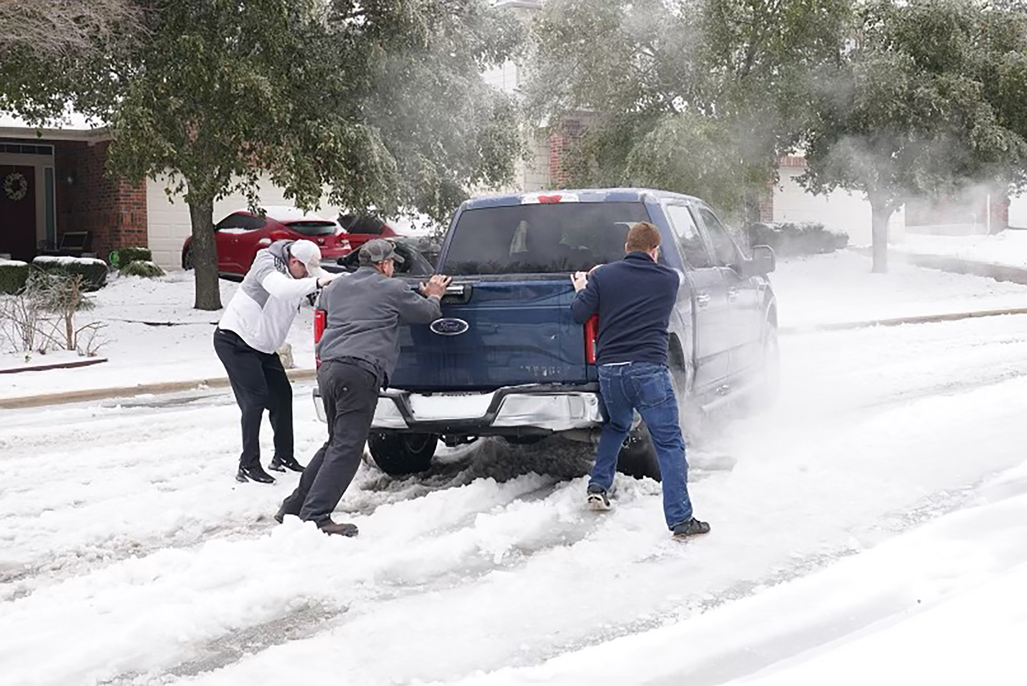 ▷ Nevando y sin calefacción