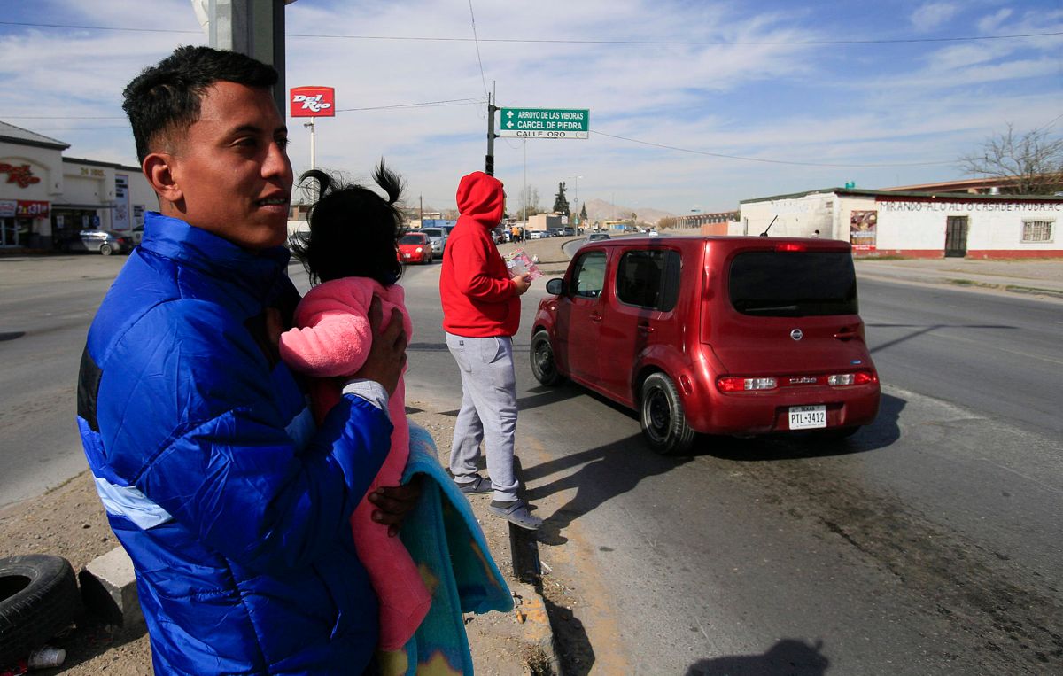 El arribo de niños migrantes sorprende a la frontera norte de México.