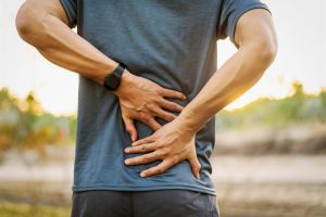 Cuándo debería preocuparnos el dolor de espalda y otros 4 consejos para detectar y tratar esta dolencia