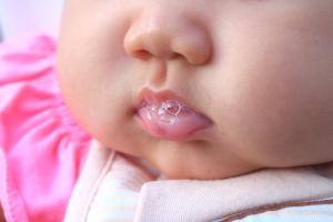 5 datos que no sabías de la saliva (y cómo pueden ayudarnos a tener una alimentación más saludable)