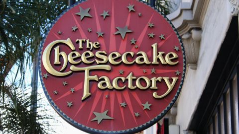 the-cheesecake-factory-mesera-propinas