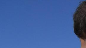 Una familia de migrantes a orillas del Río Bravo.