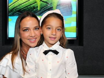 Adamari López está muy feliz en el cumpleaños de su hija.