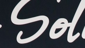 La cantante Thalía se roba las miradas con las postales compartidas.