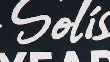 La cantante Thalía se roba las miradas con las postales compartidas.