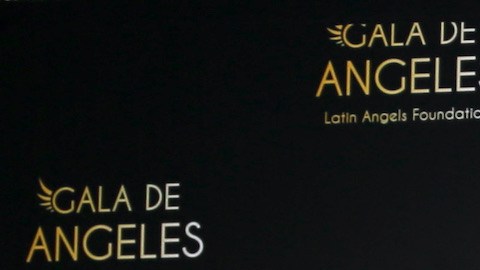 La presentadora Lili Estefan acompañada de su hija Lina.