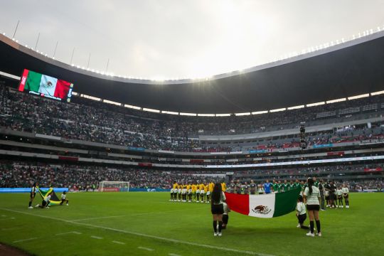 Emotivo minuto de aplausos en memoria de Chabelo animó la previa del México vs. Jamaica [Video]