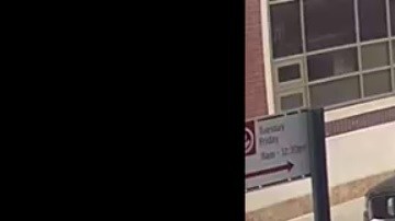 El delincuente fue descrito por la policía como un hombre de 6 pies de altura y contextura mediana.