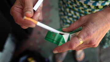 Resurge debate en Nueva York por cigarrillos mentolados. Gran proporción de consumidores son afroamericanos y latinos