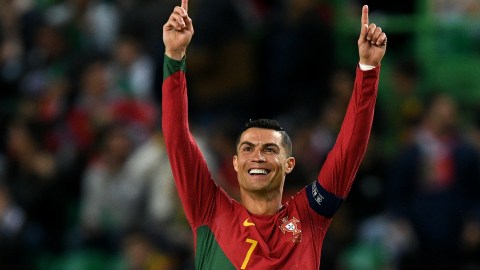 Cristiano Ronaldo agiganta su leyenda y se convierte en el jugador con más partidos en una selección
