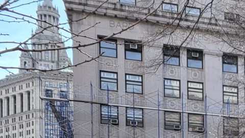 En las afueras de la corte expresaron alivio por el dictamen del jurado.