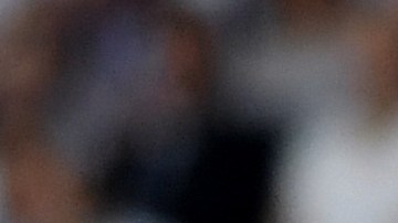 El invasor del campo Kinsey Wolanski entra al campo durante la final de la Liga de Campeones de la UEFA entre Tottenham Hotspur y Liverpool en el Estadio Wanda Metropolitano el 1 de junio de 2019 en Madrid, España.