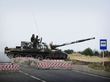 Tanque de batalla T-62 de 60 años de antigüedad.