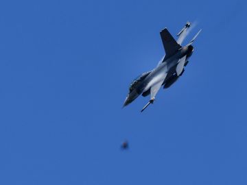 F-16-Aviación de la aviación de Bélgica durante unos ejercicios de la OTAN
