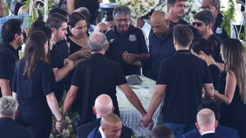 Familiares de Pelé en su funeral