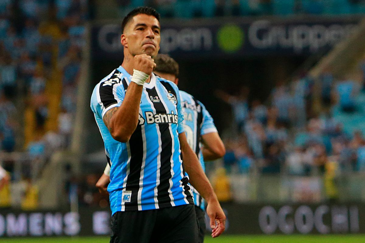 El delantero uruguayo terminó firmando un contrato con Gremio pese a los esfuerzos de Cruz Azul.
