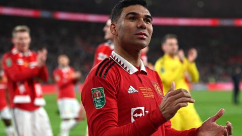 Casemiro marcó el primer gol del United en la final de la Carabao Cup.