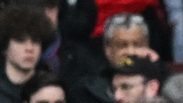 El mediocampista danés del Bournemouth Philip Billing (C) celebra después de marcar el primer gol de su equipo en la jornada contra el Arsenal en el Emirates Stadium.