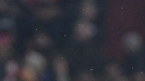 Lionel Messi abandona la cancha luego de la eliminación del PSG.