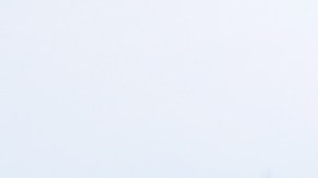 El príncipe William realiza visita sorpresa a Polonia.