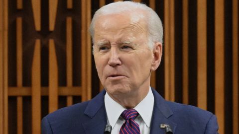 Biden fue agradecido por el gobernador de Mississippi por el apoyo federal y por "reconocer la escala de los daños".