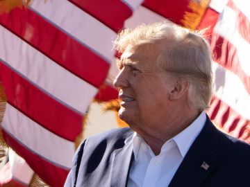 Trump habría pagado $130,000 dólares a la actriz porno Stormy Daniels a cambio de su silencio sobre una relación sexual.