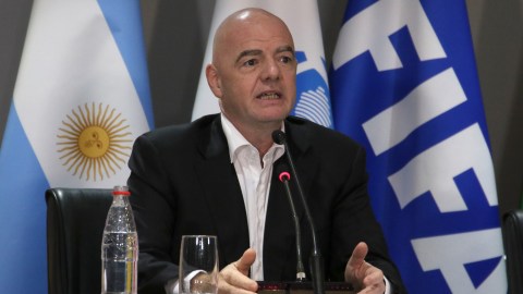 Gianni Infantino durante su visita a Conmebol. / Foto: Getty Images